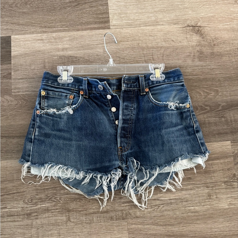 Vtg Levi’s 501 boho festival distressed high rise denim jean shorts waist 28.5